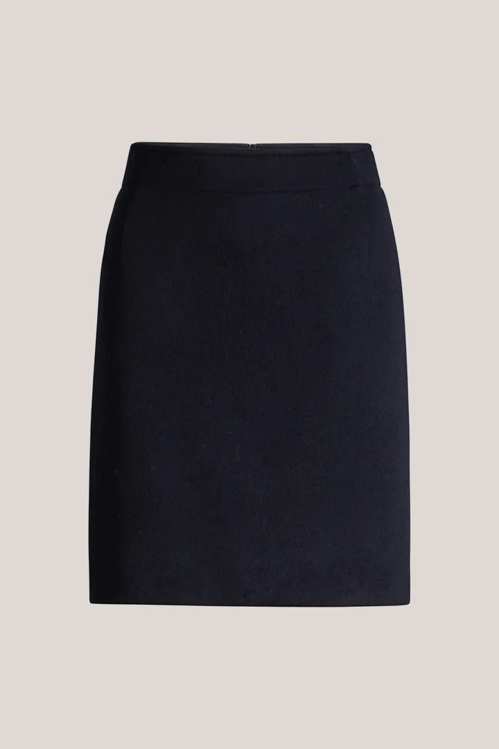 windsor. präsentiert das Produkt Brushed-Wolle-Stiefelrock in Navy aus der Kategorie Röcke als Freisteller