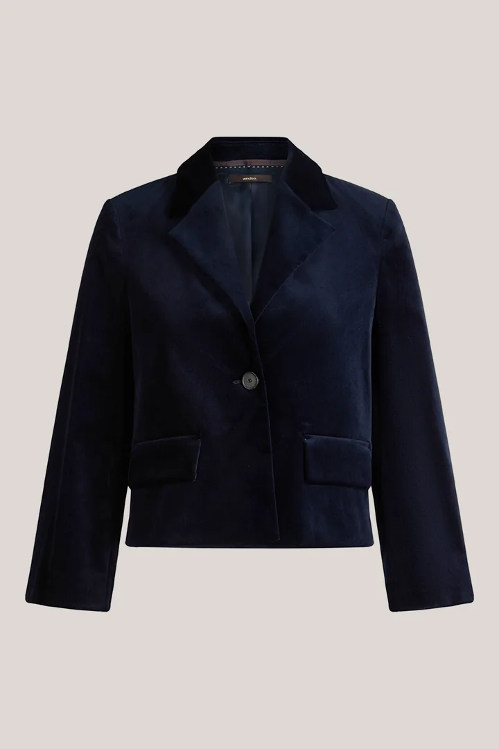 Leads to product detail page "Navy blue velvet blazer"