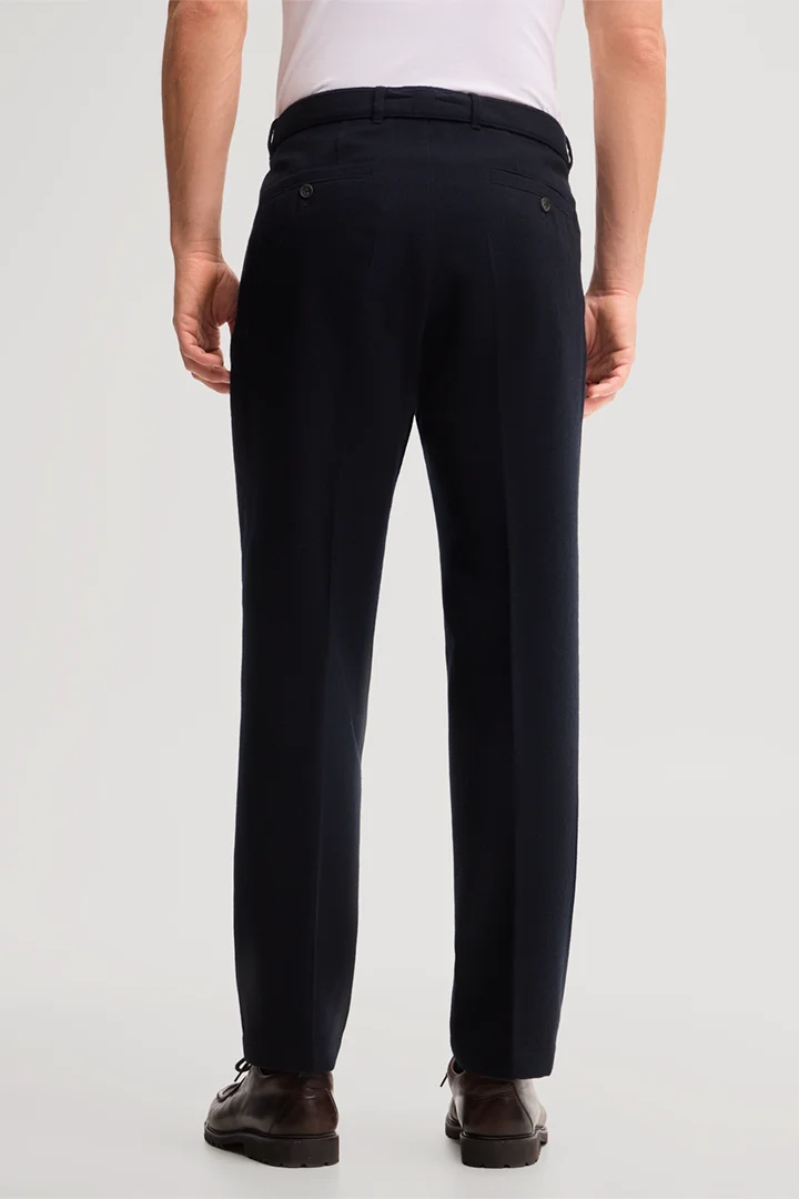 Leads to product detail page "Schurwoll-Hose mit Bundfalte in Navy"