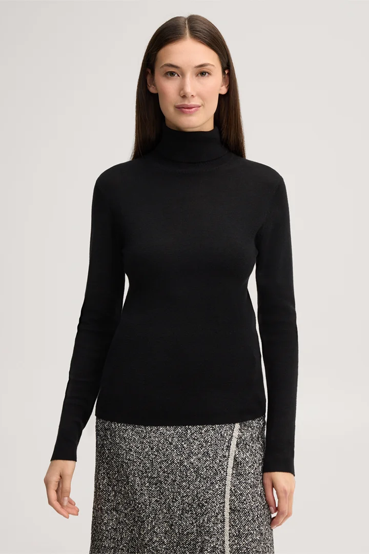 Führt zu Produktdetailseite „Merino-Feinstrick-Rollkragen-Pullover mit Seide in Schwarz"