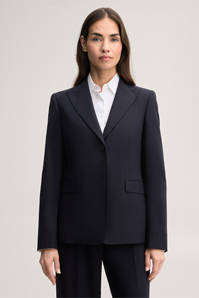 Leads to product detail page "Virgin Wool Stretch Blazer in Navy"