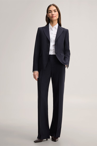 Leads to product detail page "Virgin Wool Stretch Blazer in Navy"