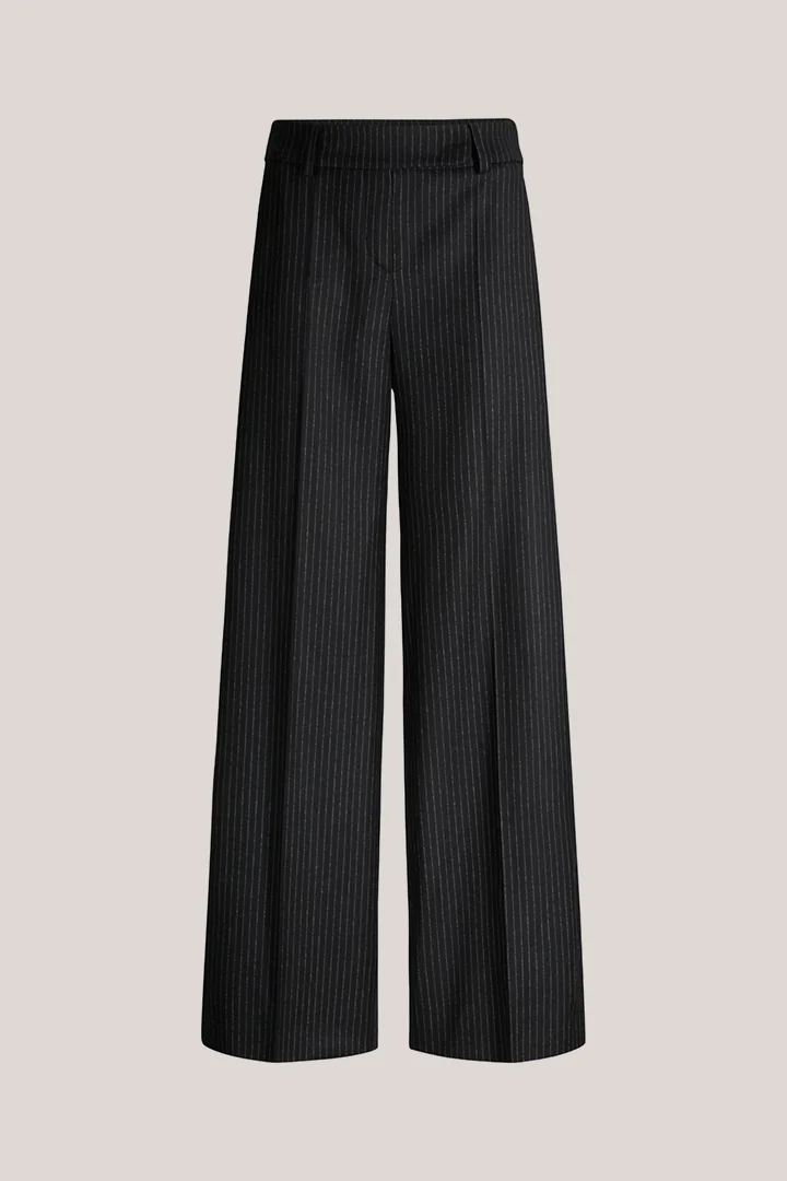 Führt zu Produktdetailseite „Schurwoll-Pinestripe-Palazzo-Hose in Schwarz"