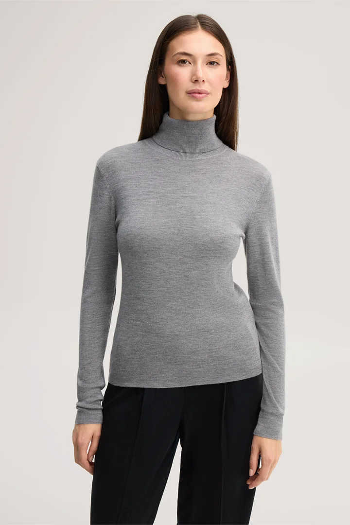 Führt zu Produktdetailseite „Merino-Feinstrick-Rollkragen-Pullover mit Seide in Grau"