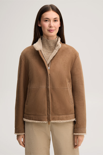 Führt zu Produktdetailseite „Lammfell-Velours-Lederjacke in Caramel"
