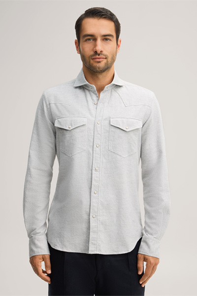Leads to product detail page "Light grey cotton shirt"