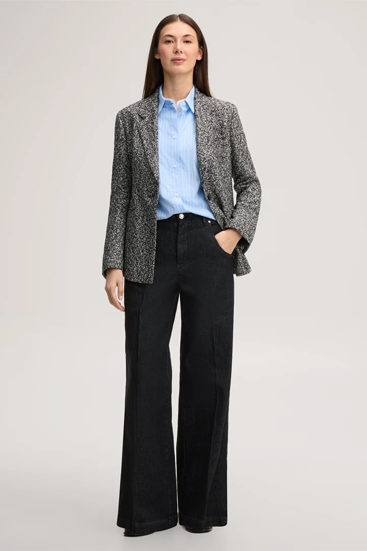 Leads to product detail page "Palazzo five-pocket jeans in black denim"