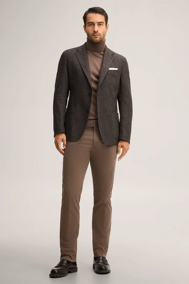 windsor. presents the product Baumwoll-Chino in Taupe from the category Trousers & Jeans as an outfit