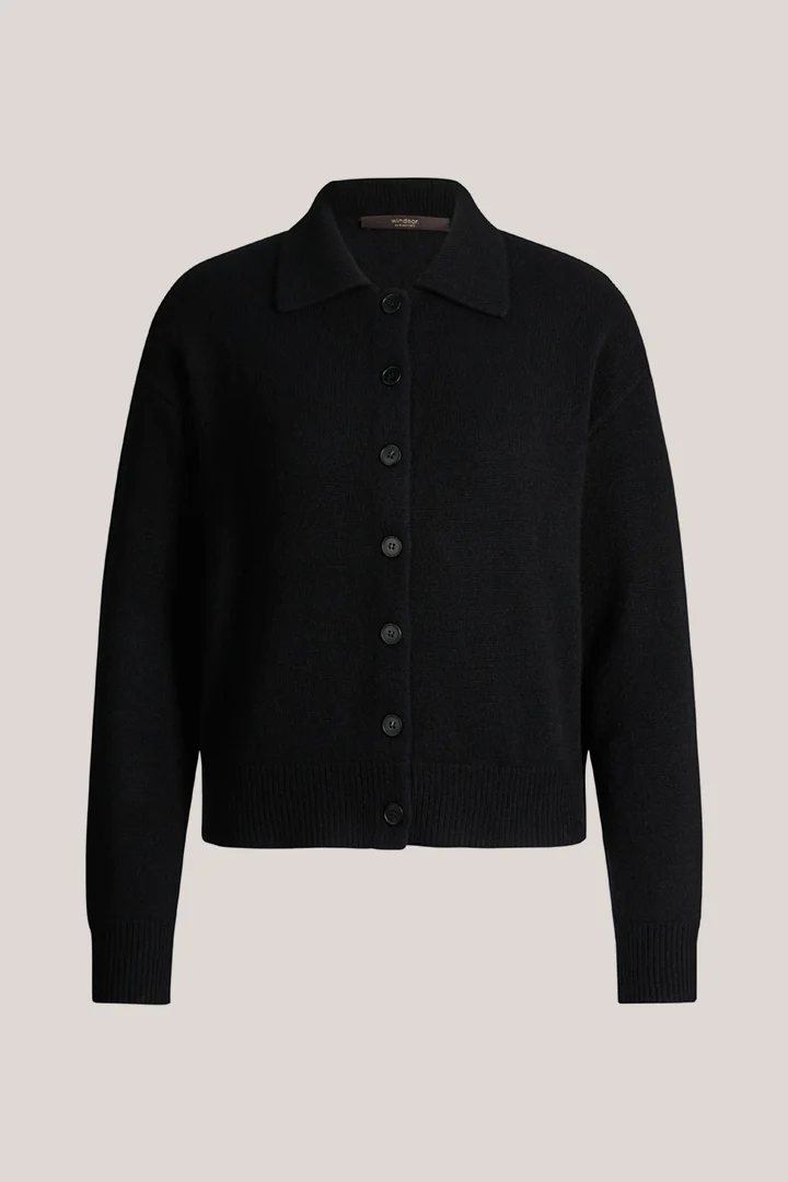 Leads to product detail page "Cashmere cashmere cardigan with a polo collar in black"