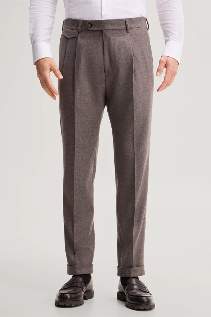 Führt zu Produktdetailseite „Wollmix-Baukasten-Hose mit Bundfalte in Braun"