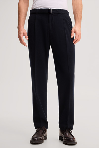 Führt zu Produktdetailseite „Navy blue virgin wool trousers with pleats"