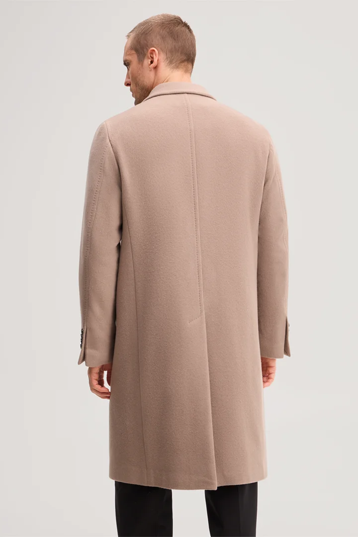 Mène à la page produit « Veste à double boutonnage en laine mélangée et cachemire, couleur marron clair »