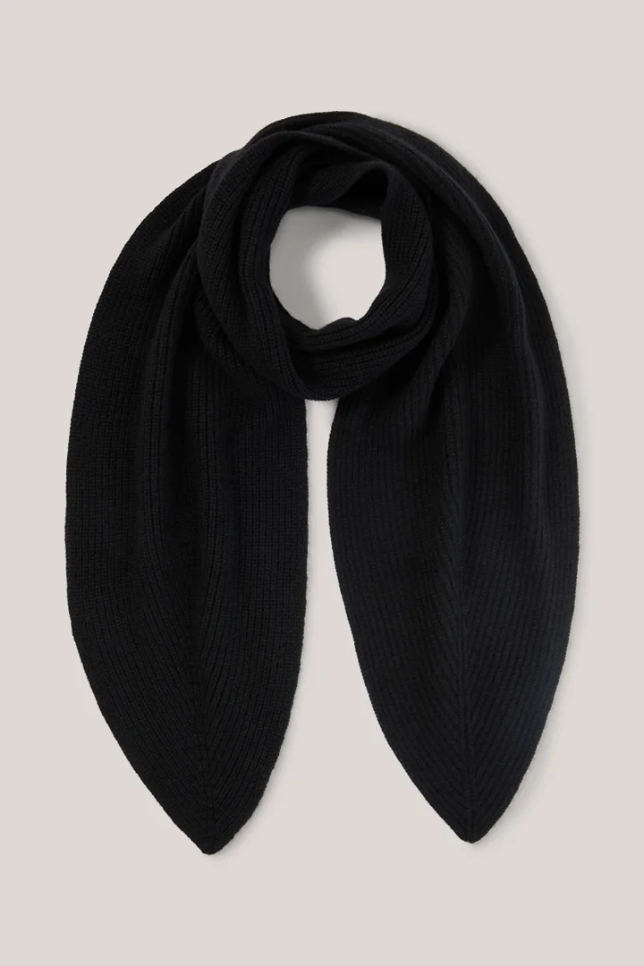 Führt zu Produktdetailseite „Cashmere-Schal in Schwarz"