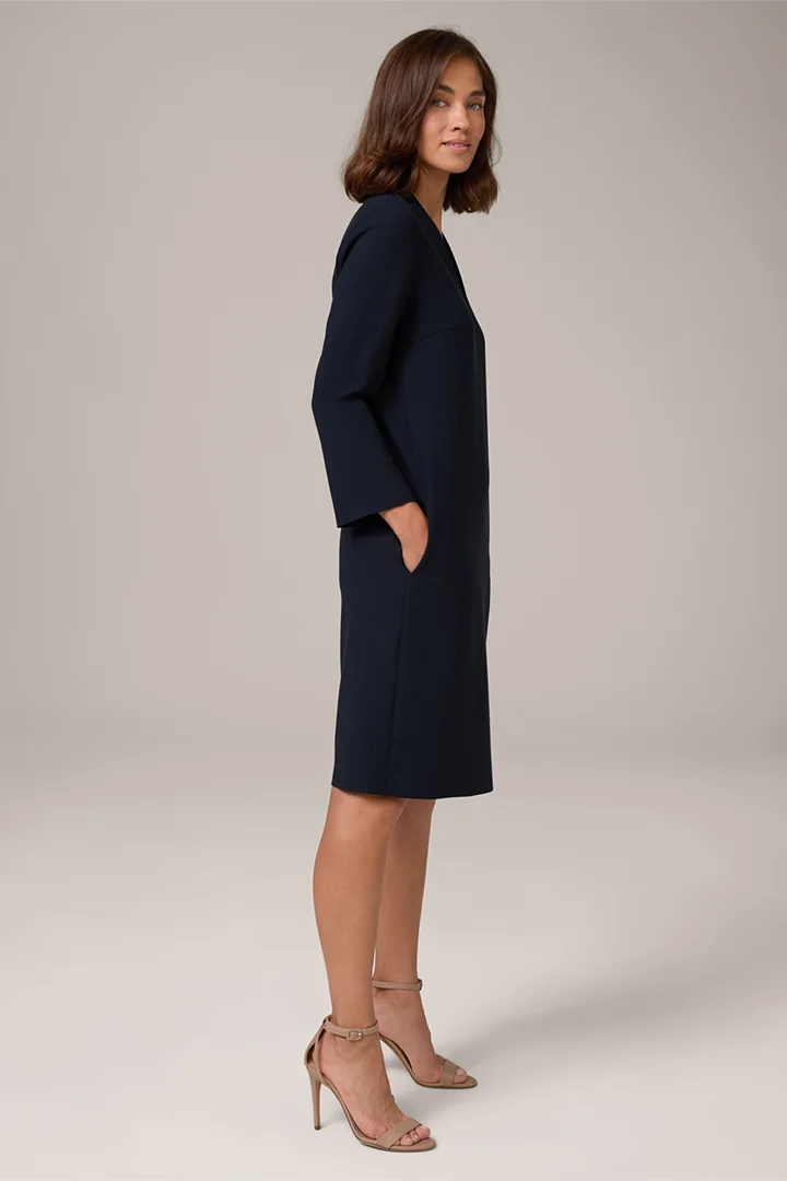Führt zu Produktdetailseite „Crêpe-Eggshape-Kleid in Navy"