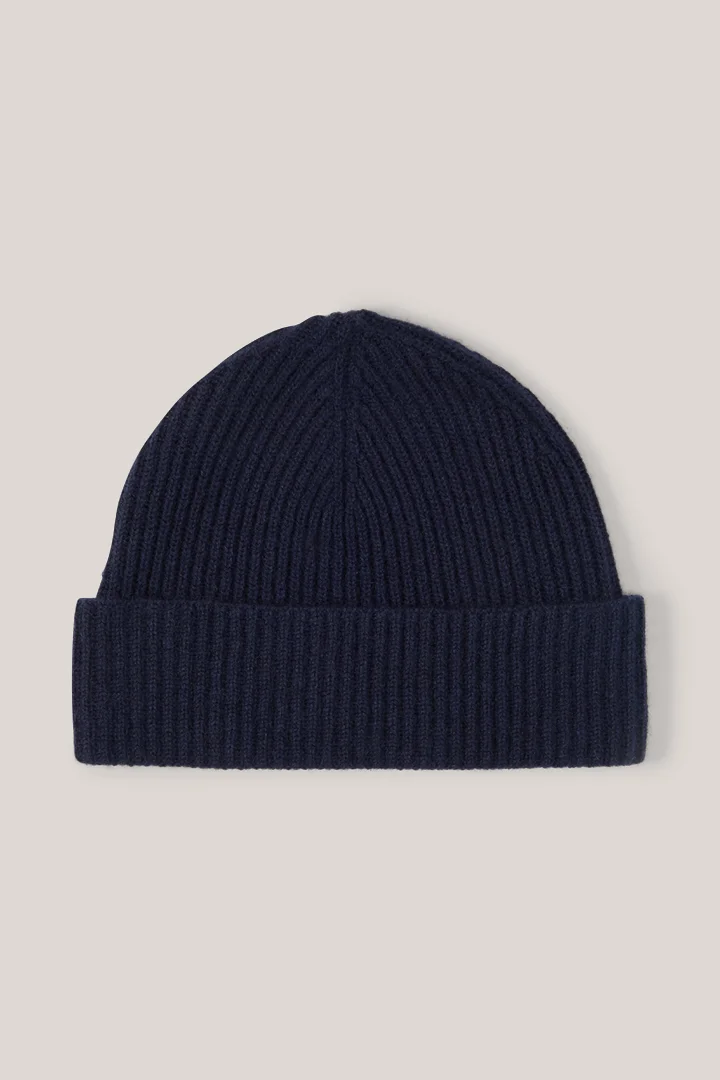 Mène à la page produit « Bonnet Can en cachemire, bleu marine »