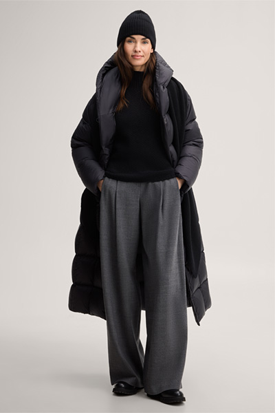Mène à la page produit « Manteau doudoune, en noir »
