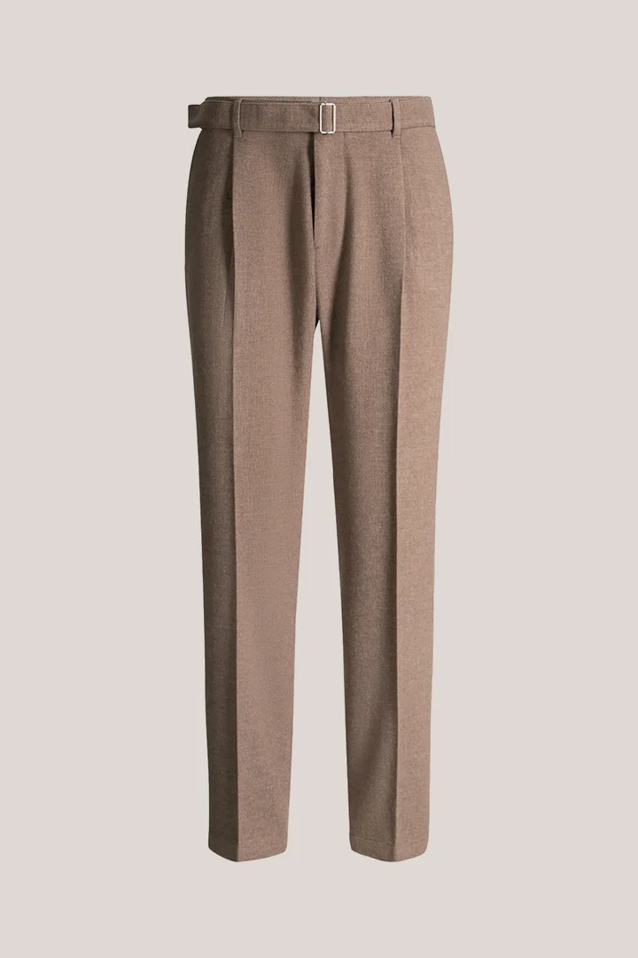 windsor. präsentiert das Produkt Schurwoll-Hose mit Bundfalte in Braun aus der Kategorie Baukasten-Hosen als Freisteller