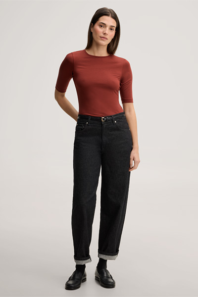 Leads to product detail page "Lyocell stretch t-shirt in dark red"