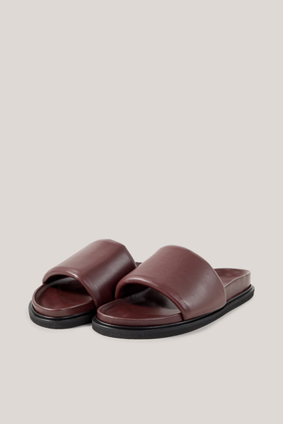 Slides in lamb nappa leather in plum