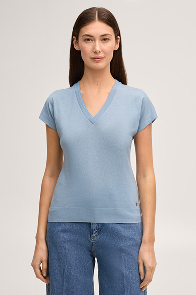 Führt zu Produktdetailseite „Lyocell-Baumwoll T-Shirt mit V-Ausschnitt in Hellblau"