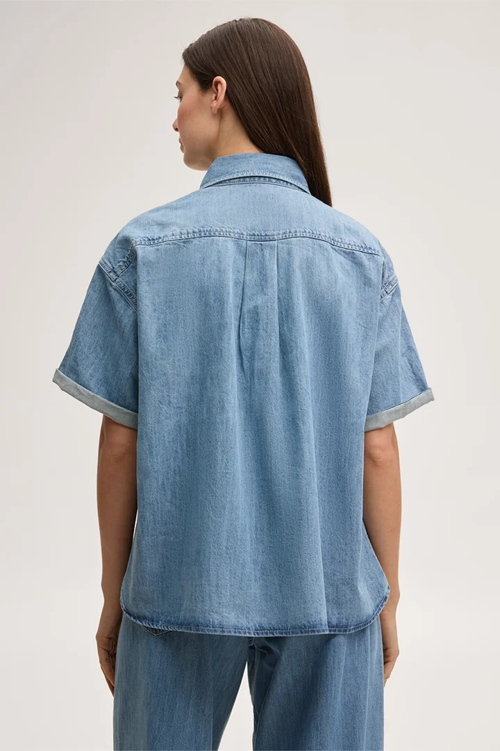Führt zu Produktdetailseite „Jeans-Hemdbluse kurzarm in Mid Blue washed"