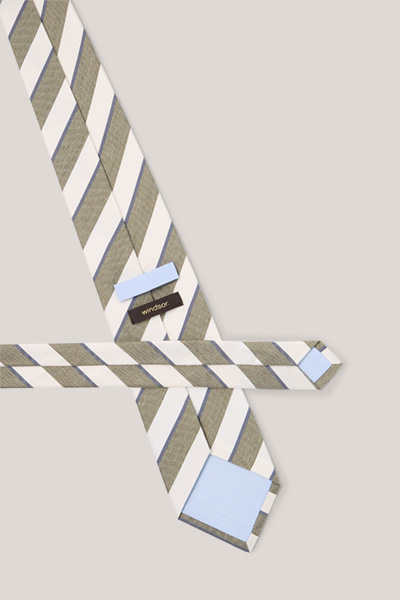 Führt zu Produktdetailseite „Baumwoll-Krawatte mit Seide in Oliv-Ecru gestreift"