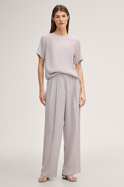 Crêpe Marlene pleated trousers in beige