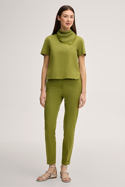 Baumwollstretch-Anzughose mit Umschlag in Grün