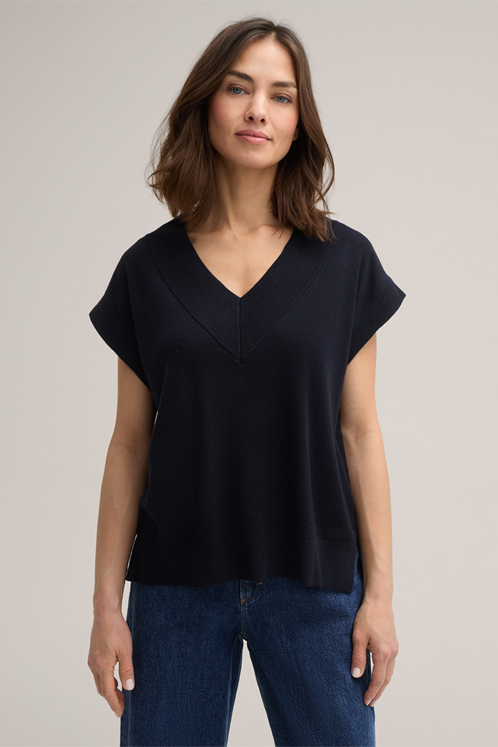 Virgin Wool and Silk Blend Short-sleeved Shirt with V-neck in Navy