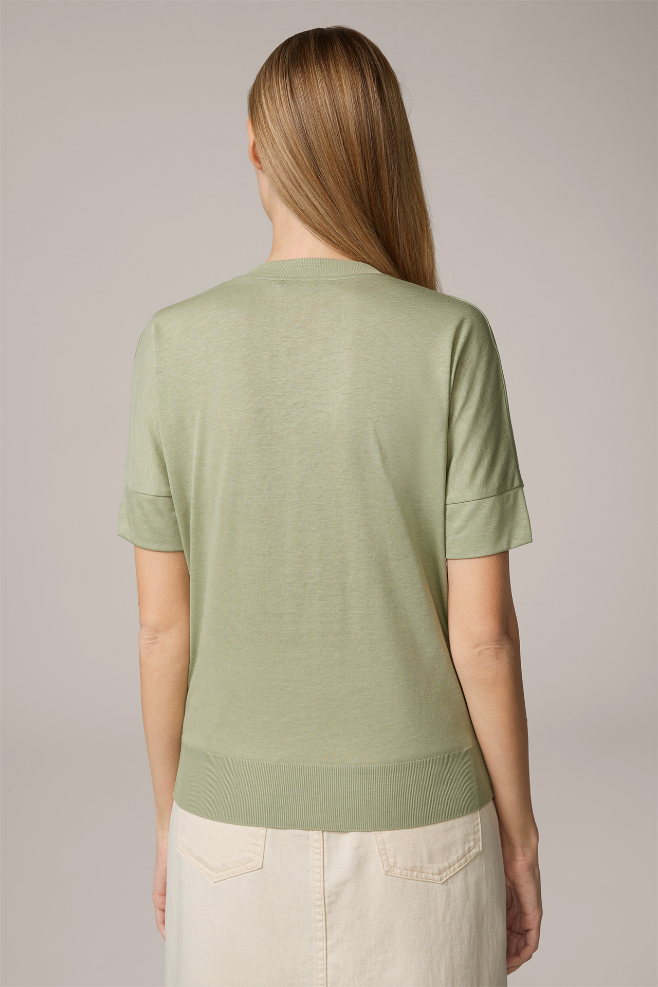 Tencel-Baumwoll-Shirt mit V-Ausschnitt in Hellgrün