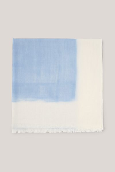 Virgin wool scarf with colour gradient in light blue and ecru
