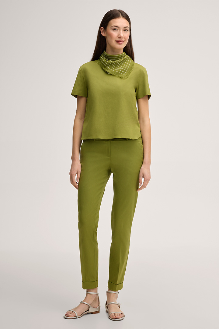 Führt zu Produktdetailseite „Baumwollstretch-Anzughose mit Umschlag in Grün"