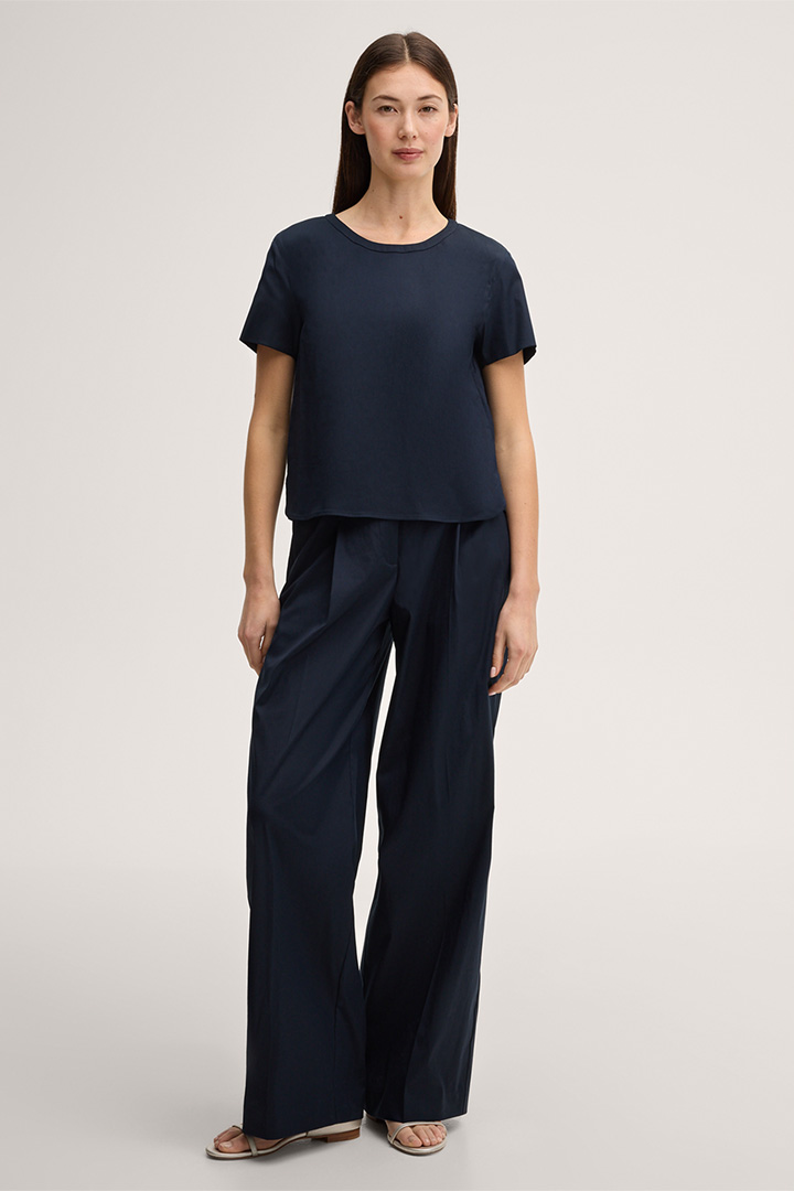 Führt zu Produktdetailseite „Baumwollstretch-Kurzarm-Bluse in Navy"