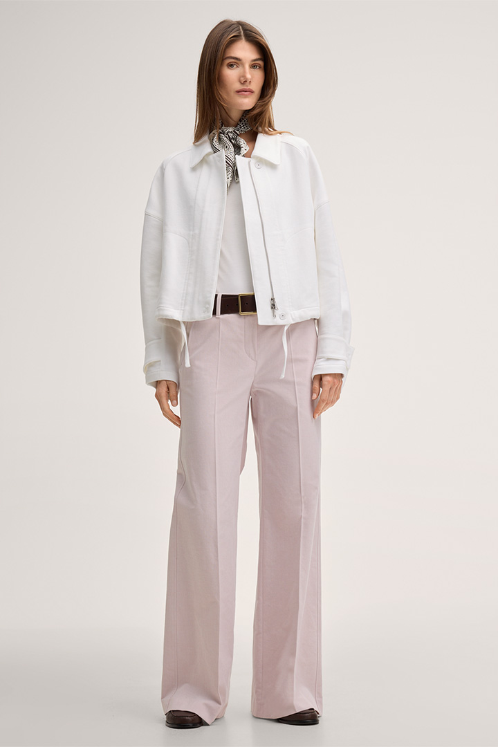 Führt zu Produktdetailseite „Crêpe-Double-Weave-Blouson-Jacke in Weiß"