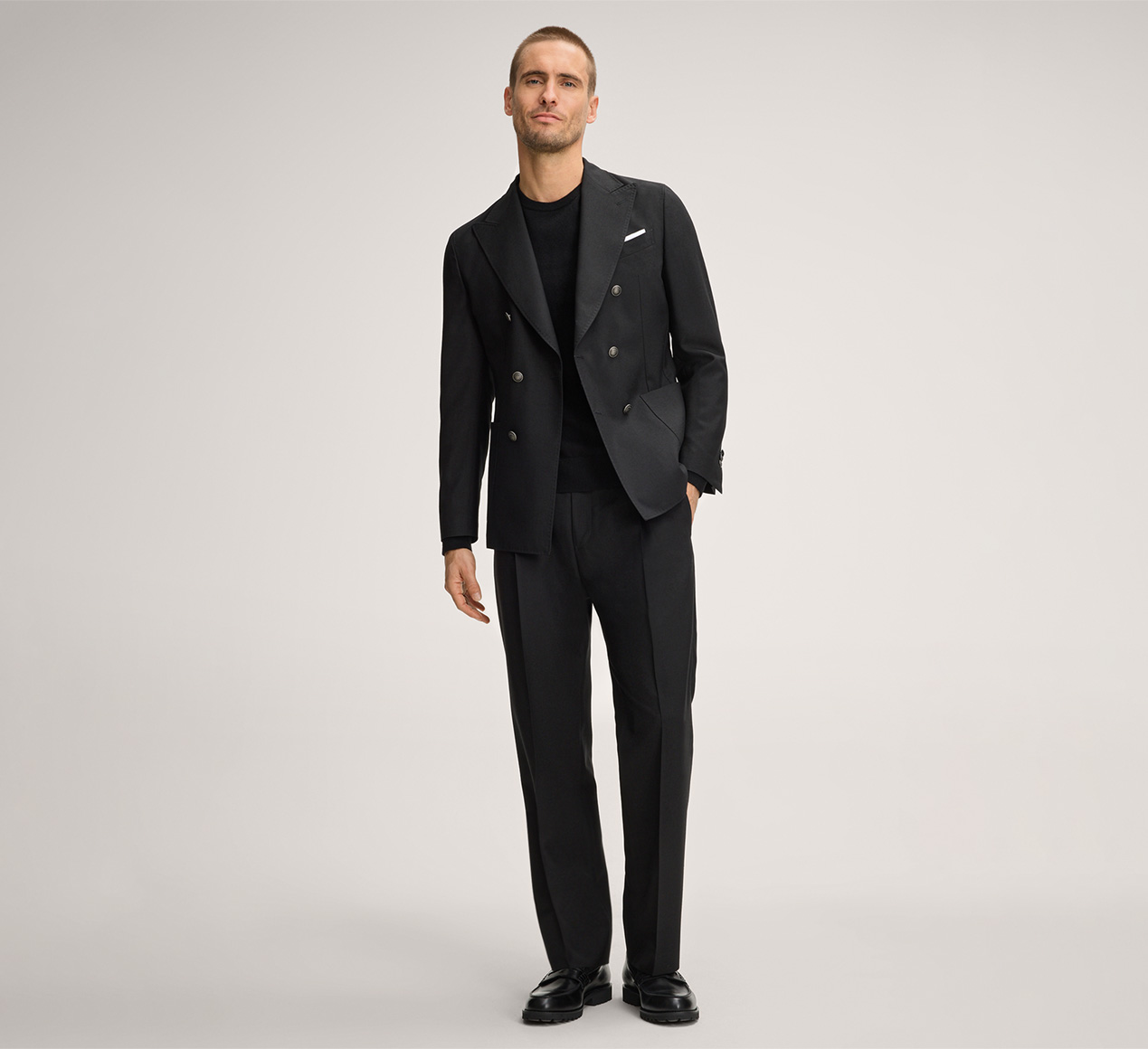 windsor. präsentiert das Produkt Schurwoll-Baukasten-Hose Francos mit Bundfalte in Schwarz aus der Kategorie Hosen & Jeans