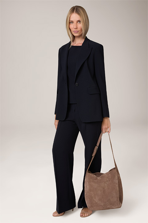 <p><strong>Shop the Look:</strong><br> Crêpe pantsuit in navy</p>