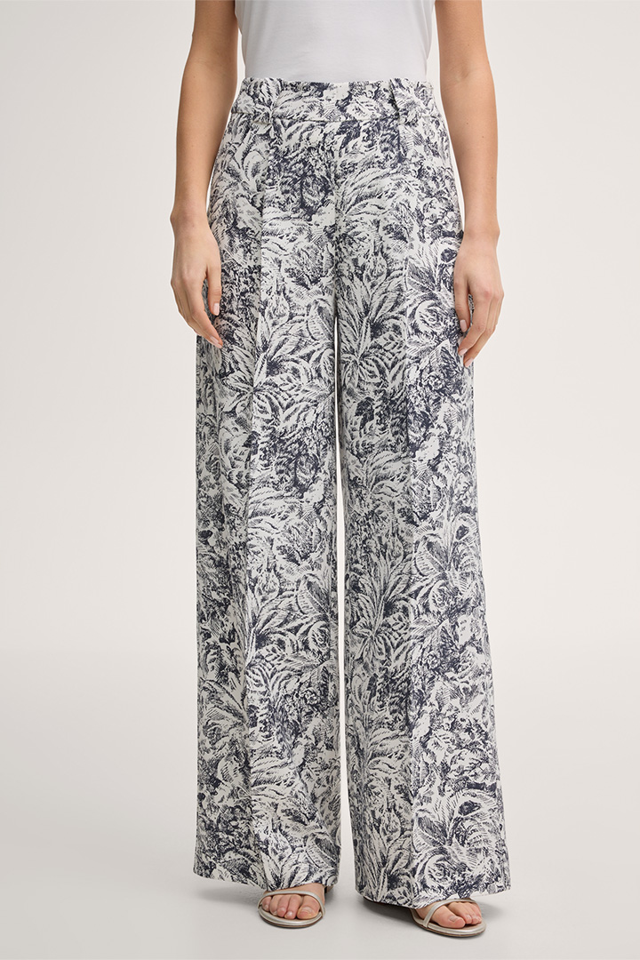 Führt zu Produktdetailseite „Lyocell-Print-Marlene-Hose in Navy Ecru"