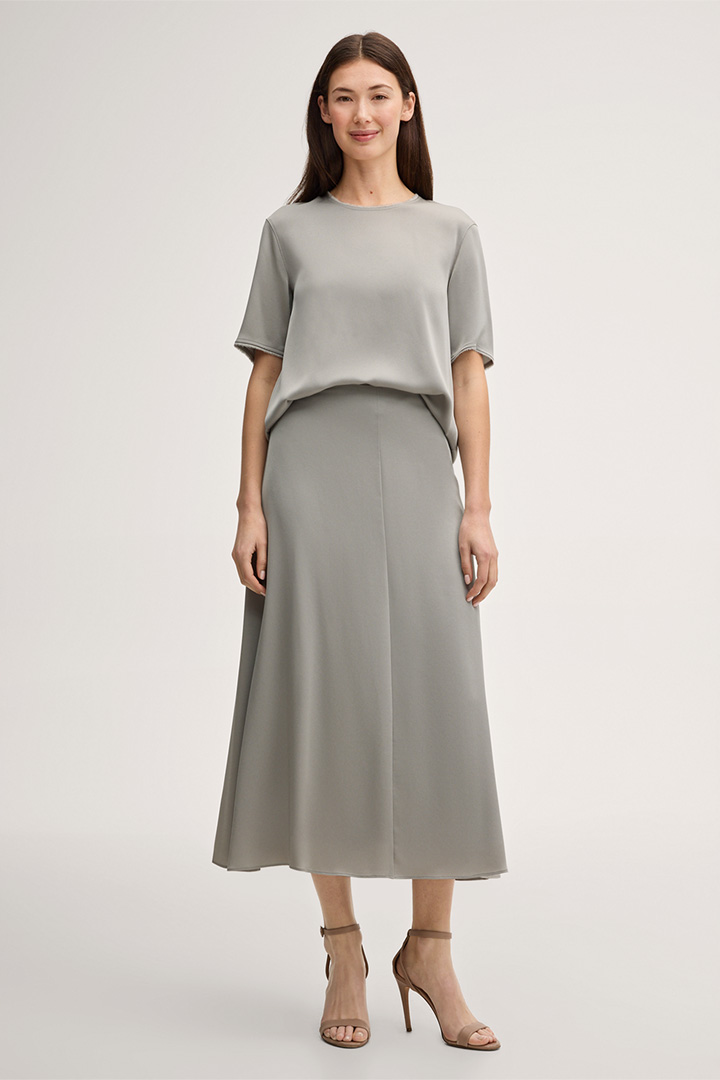 Leads to look detail page “Shop the Look: Crêpe Combination in Geige”