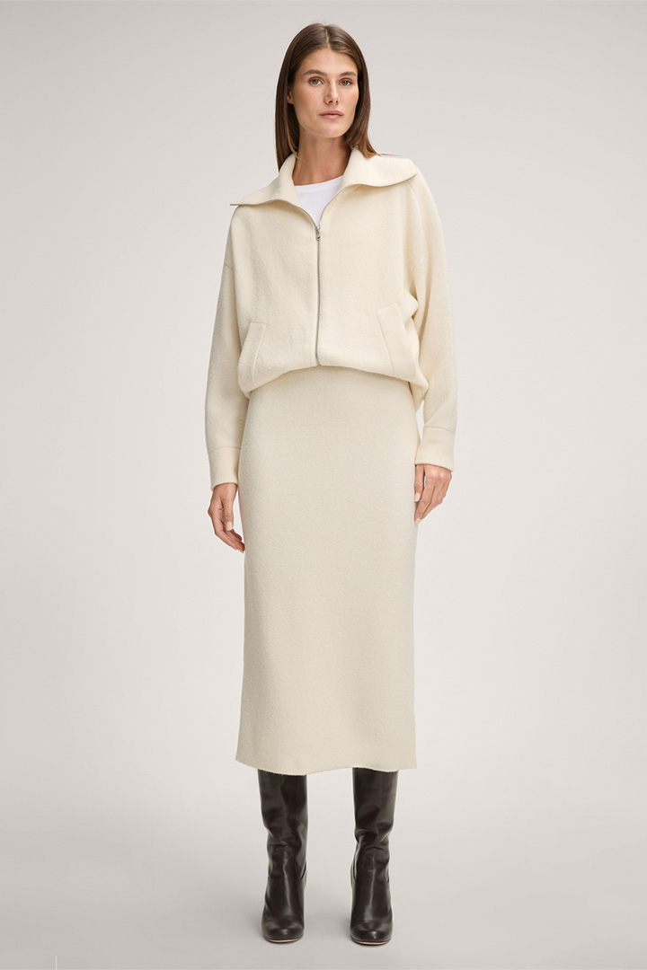 Führt zu Look-Detailseite „Shop the look: Double-Knit-Kombination in Ecru“