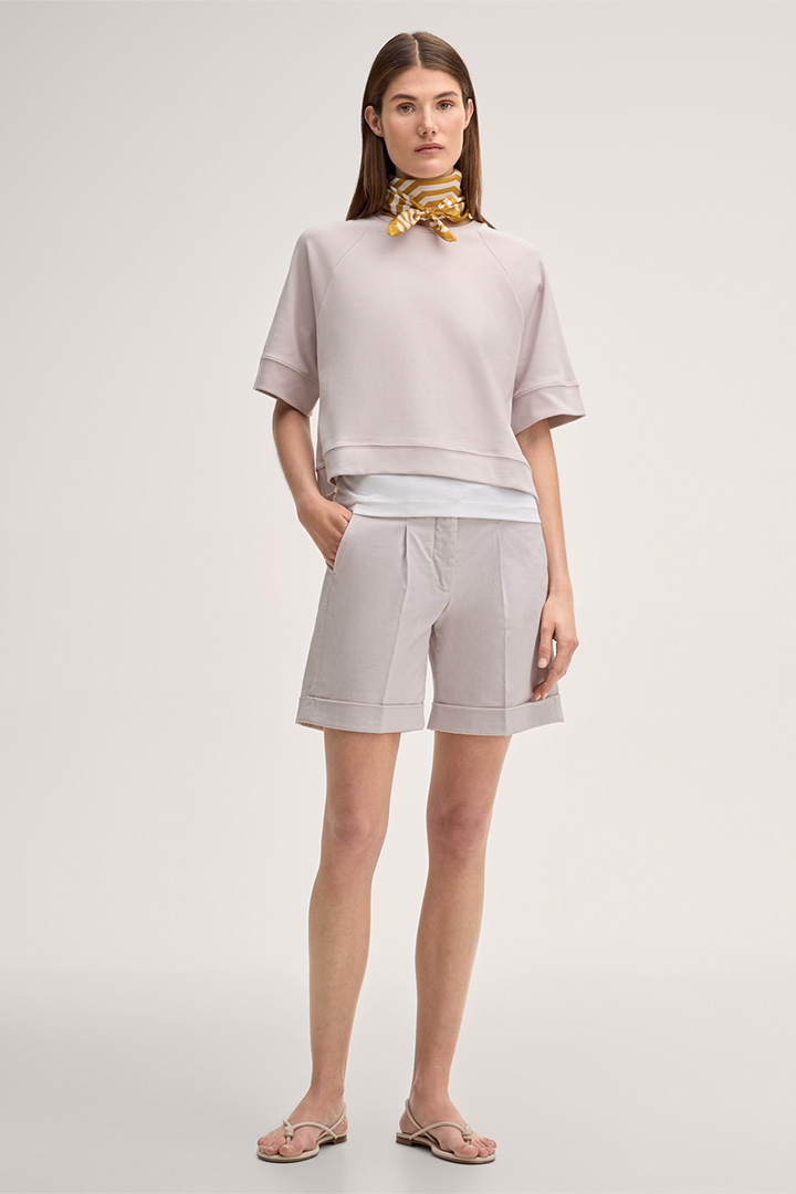 Mène à la page produit « Sweat-shirt à manches courtes en coton beige »