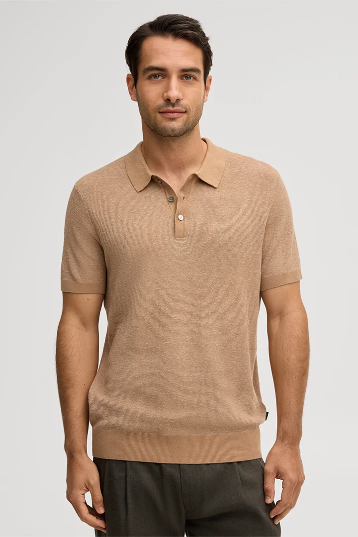 Führt zu Produktdetailseite „Leinenmix-Polo Lindo mit Baumwolle in Camel"