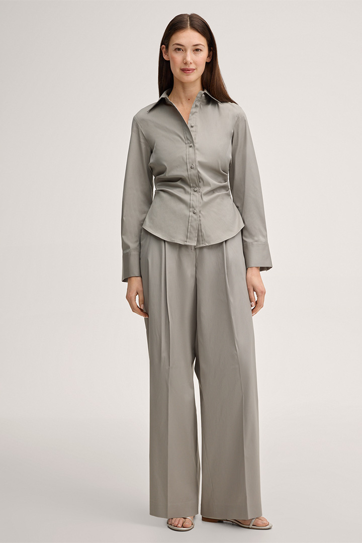 Führt zu Produktdetailseite „Baumwollstretch-Marlene-Hose in Salbeigrün"