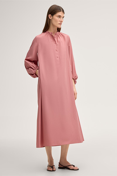 Maxi-length cotton dress with stand-up collar in pink