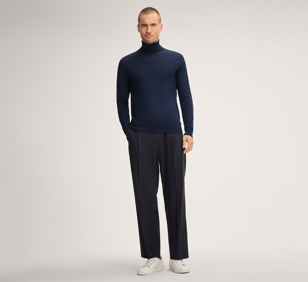windsor. presents the product Nando Wool Roll Neck Pullover with Silk and Cashmere in Navy from the category Knitwear