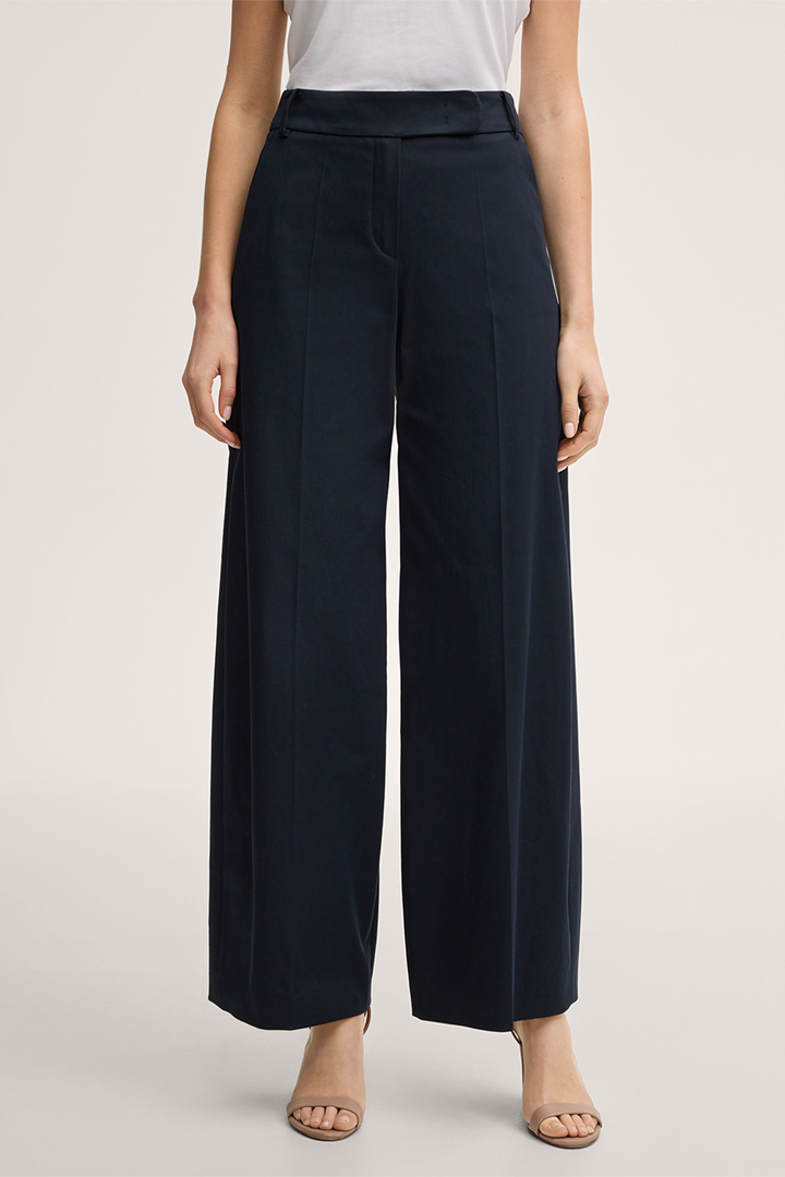 Führt zu Produktdetailseite „Double-Baumwollstretch-Marlene-Hose in Navy"