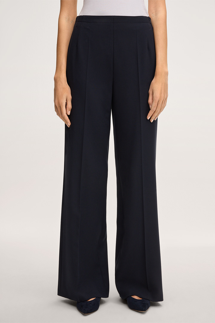 Führt zu Produktdetailseite „Crepe-Marlene-Hose in Navy"