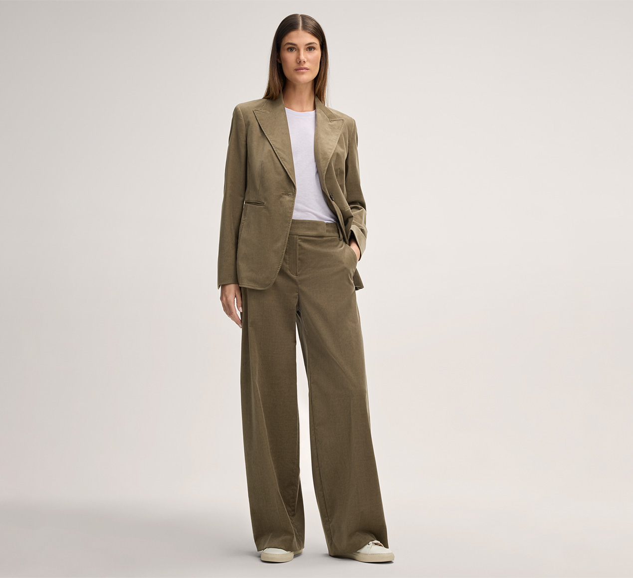 windsor. presents the product Needlecord Blazer in Olive from the category Blazers