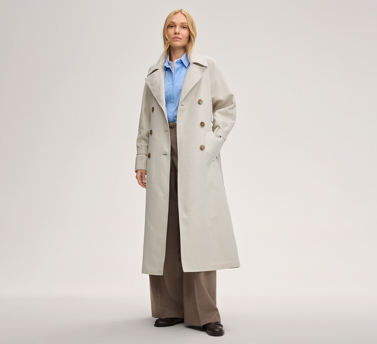 windsor. präsentiert das Produkt Baumwoll-Seidenmix-Trench-Coat in Ivory aus der Kategorie Jacken & Mäntel