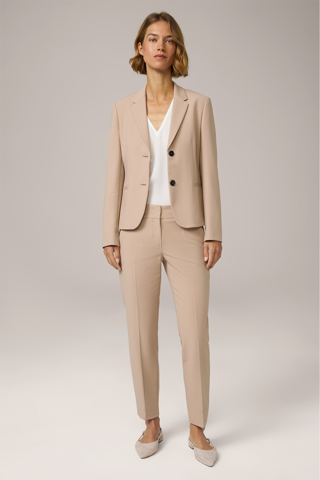 Crêpe Blazer in Beige