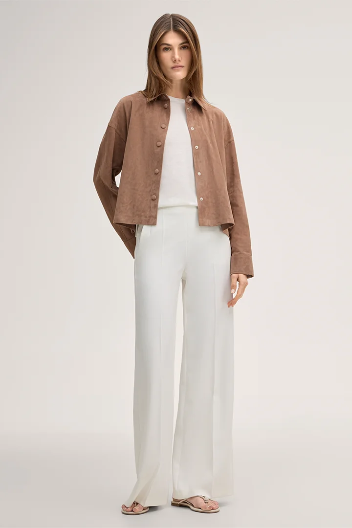 Führt zu Produktdetailseite „Ziegenvelours-Leder-Hemdjacke in Hellbraun"